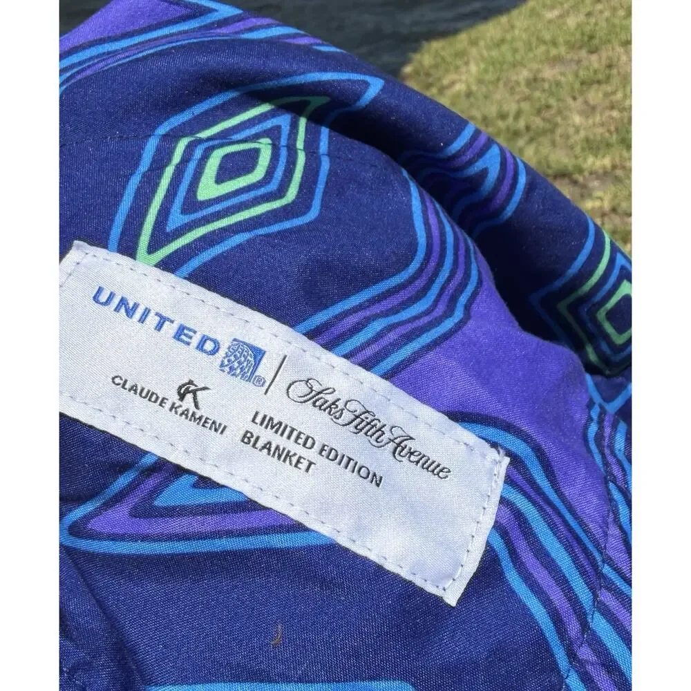 UNITED AIRLINES LIMITED EDITION PSYCHEDELIC BLANKET
